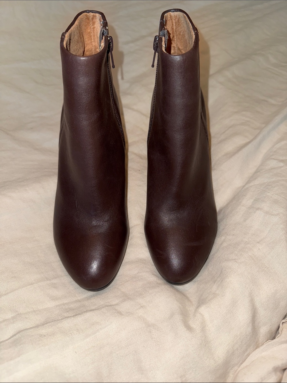 Vionic leather Boots size 6.5 NWT